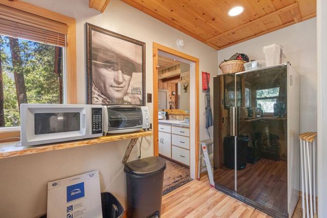 54955 Strong Drive, Idyllwild, CA 92549