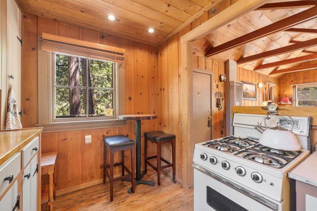 54955 Strong Drive, Idyllwild, CA 92549