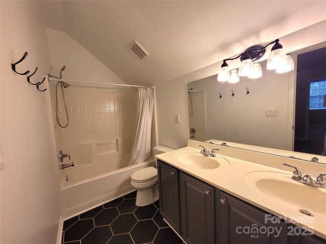 5618 Branthurst Drive, Charlotte, NC 28269