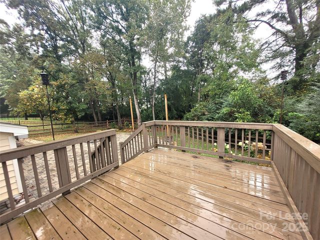 5618 Branthurst Drive, Charlotte, NC 28269