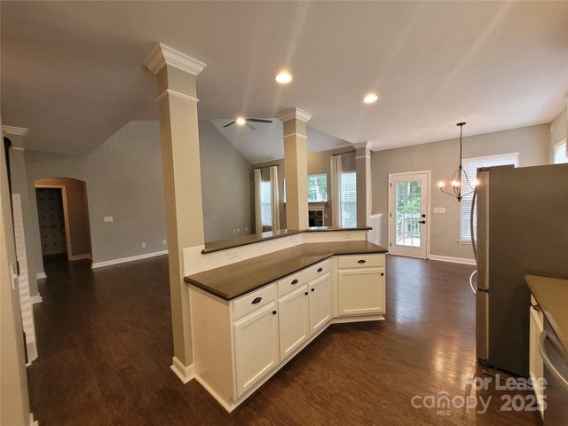 5618 Branthurst Drive, Charlotte, NC 28269