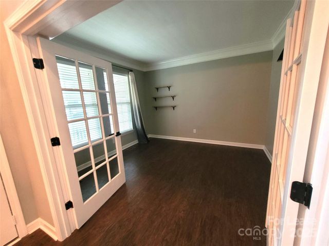 5618 Branthurst Drive, Charlotte, NC 28269