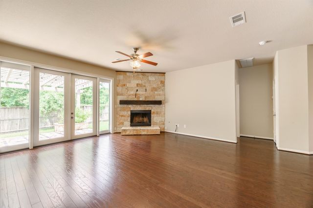 202 Black Swan Place, Magnolia, TX 77354