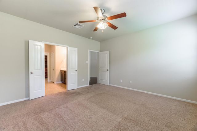 202 Black Swan Place, Magnolia, TX 77354