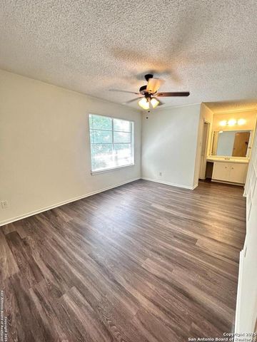 811 Jackson Keller Rd Apt 3, San Antonio, TX 78216