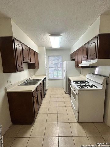 811 Jackson Keller Rd Apt 3, San Antonio, TX 78216