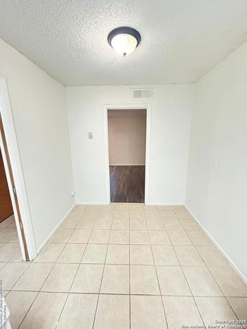 811 Jackson Keller Rd Apt 3, San Antonio, TX 78216
