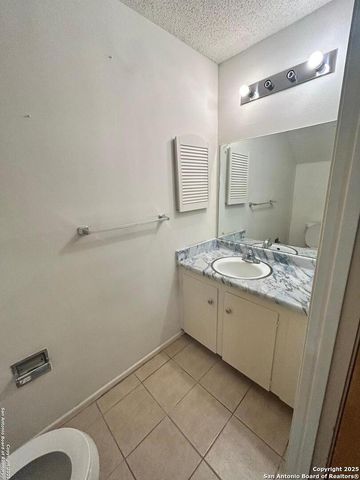 811 Jackson Keller Rd Apt 3, San Antonio, TX 78216
