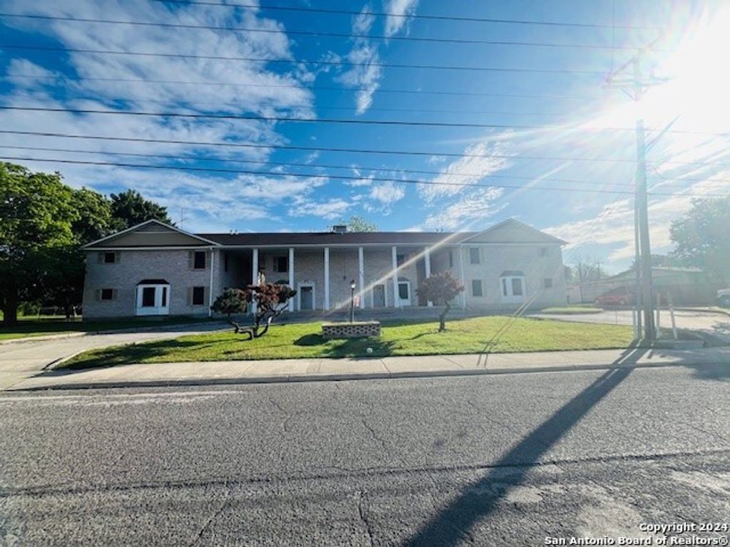 811 Jackson Keller Rd Apt 3, San Antonio, TX 78216