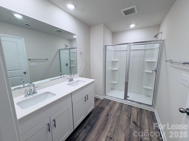 1070 Plumcrest Drive, Charlotte, NC 28216