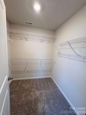 1070 Plumcrest Drive, Charlotte, NC 28216