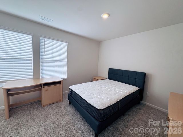 1070 Plumcrest Drive, Charlotte, NC 28216