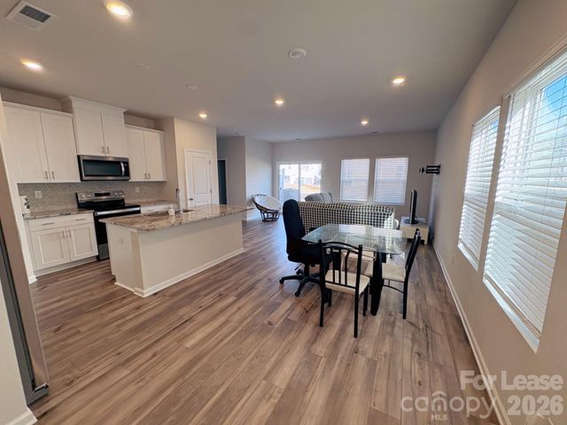 1070 Plumcrest Drive, Charlotte, NC 28216