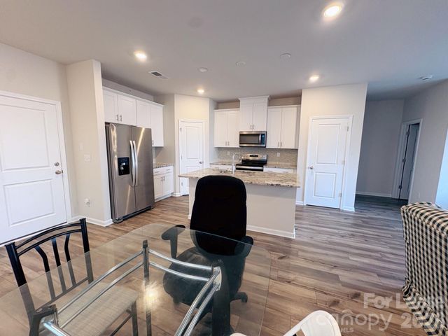 1070 Plumcrest Drive, Charlotte, NC 28216