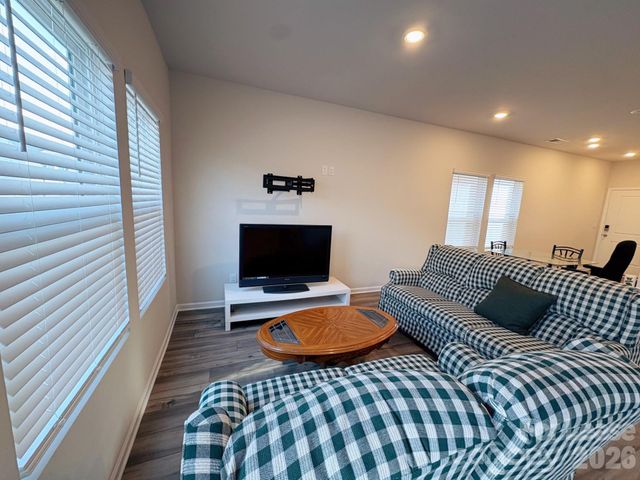 1070 Plumcrest Drive, Charlotte, NC 28216