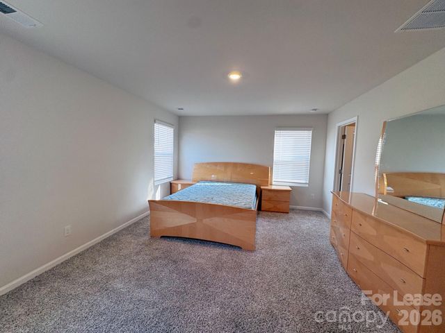 1070 Plumcrest Drive, Charlotte, NC 28216