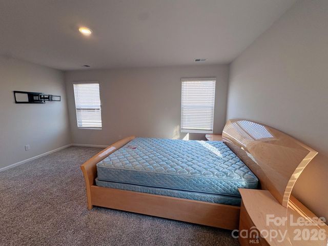 1070 Plumcrest Drive, Charlotte, NC 28216