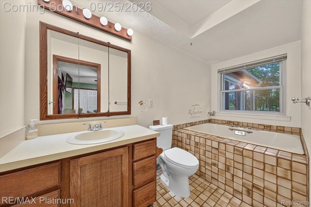 9780 Daleview Drive, Green Oak Township, MI 48178