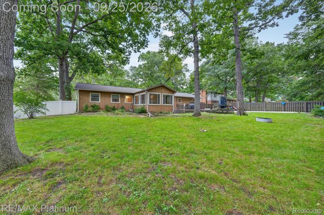 9780 Daleview Drive, Green Oak Township, MI 48178