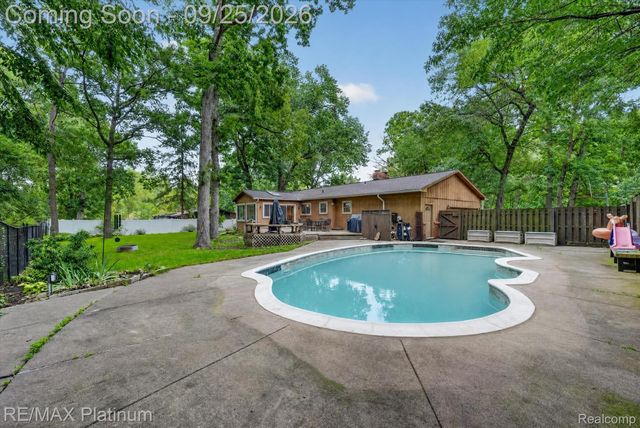 9780 Daleview Drive, Green Oak Township, MI 48178
