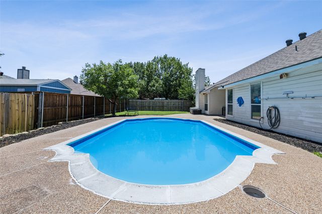 522 Ridgewood Street, Lake Dallas, TX 75065