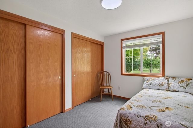 218 W Sunny Sands Road, Cathlamet, WA 98612