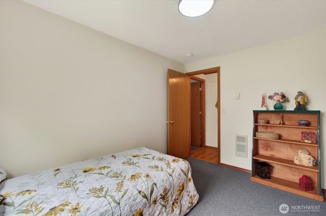 218 W Sunny Sands Road, Cathlamet, WA 98612