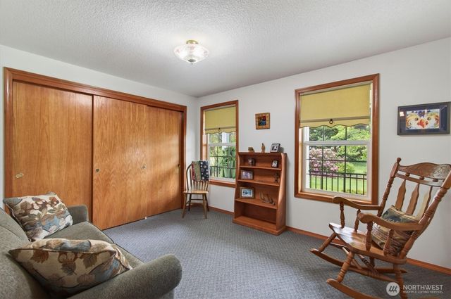 218 W Sunny Sands Road, Cathlamet, WA 98612