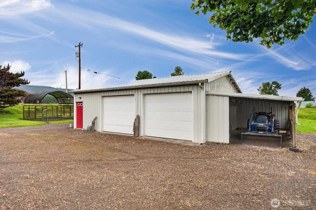 218 W Sunny Sands Road, Cathlamet, WA 98612
