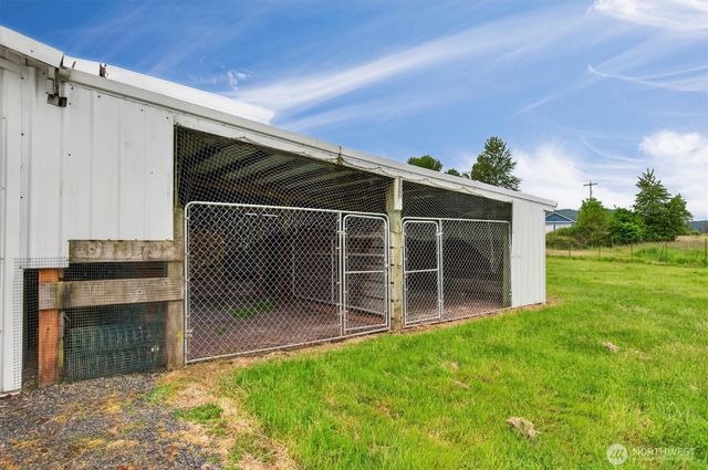 218 W Sunny Sands Road, Cathlamet, WA 98612