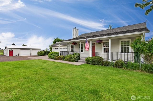 218 W Sunny Sands Road, Cathlamet, WA 98612