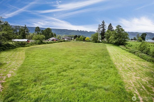 218 W Sunny Sands Road, Cathlamet, WA 98612