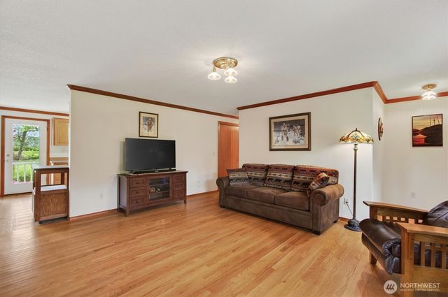 218 W Sunny Sands Road, Cathlamet, WA 98612
