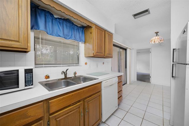 8528 HEATHER BOULEVARD, Weeki Wachee, FL 34613
