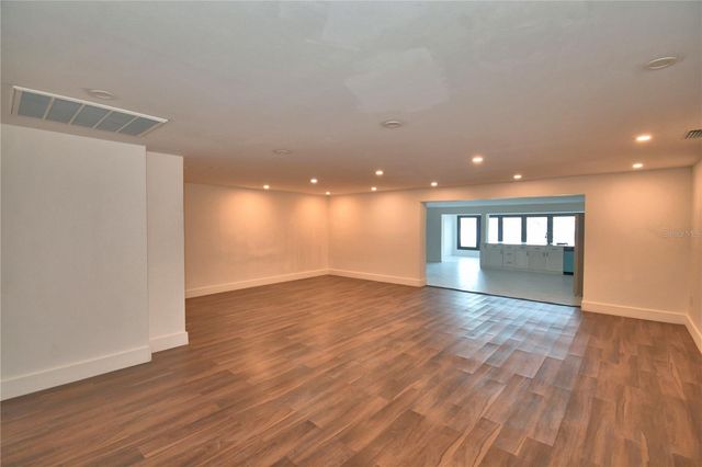 906 LAKE JESSIE DRIVE, Winter Haven, FL 33881