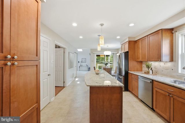 15 MIDDLEBRIDGE CT, Silver Spring, MD 20906