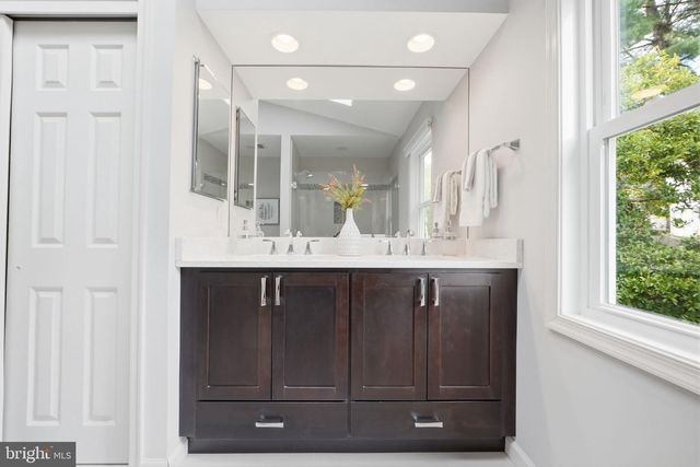 15 MIDDLEBRIDGE CT, Silver Spring, MD 20906