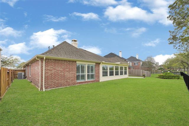 11309 Gladewater Drive, Pearland, TX 77584