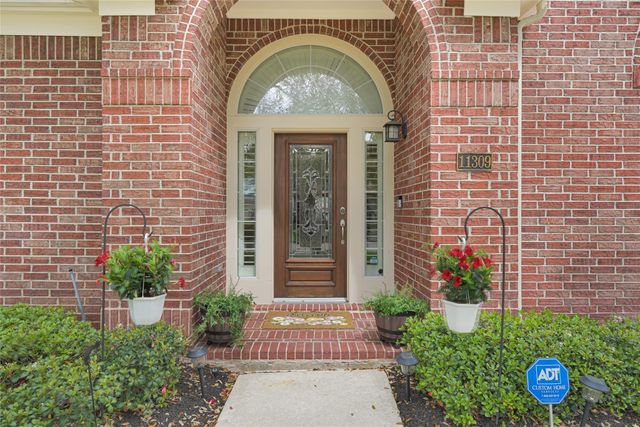 11309 Gladewater Drive, Pearland, TX 77584