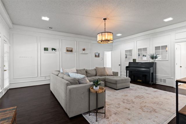 841 Villa Ridge Drive, Garland, TX 75043