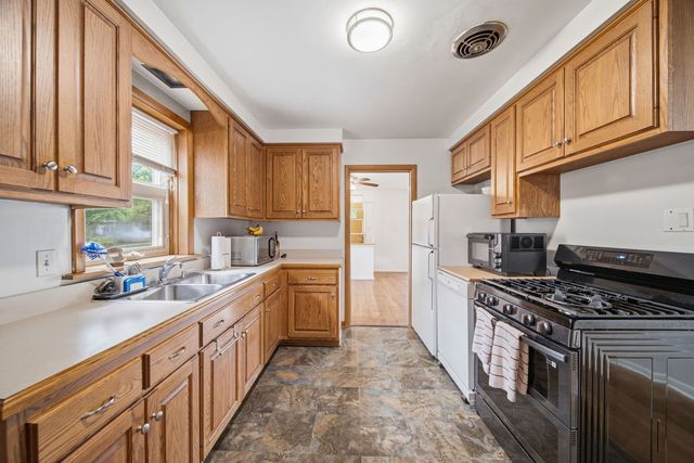 1413 Evergreen Road, Homewood, IL 60430