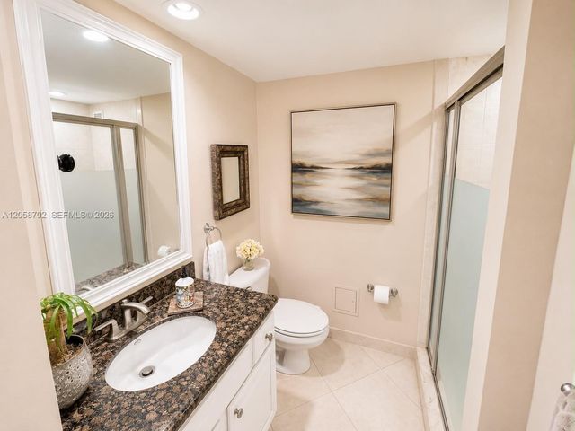 5600 Collins Ave 17U, Miami Beach, FL 33140