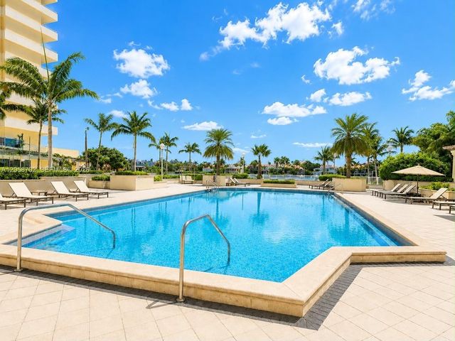 5600 Collins Ave 17U, Miami Beach, FL 33140