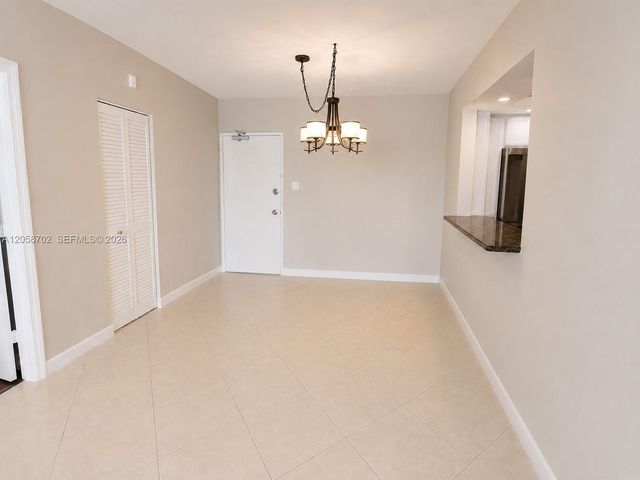 5600 Collins Ave 17U, Miami Beach, FL 33140