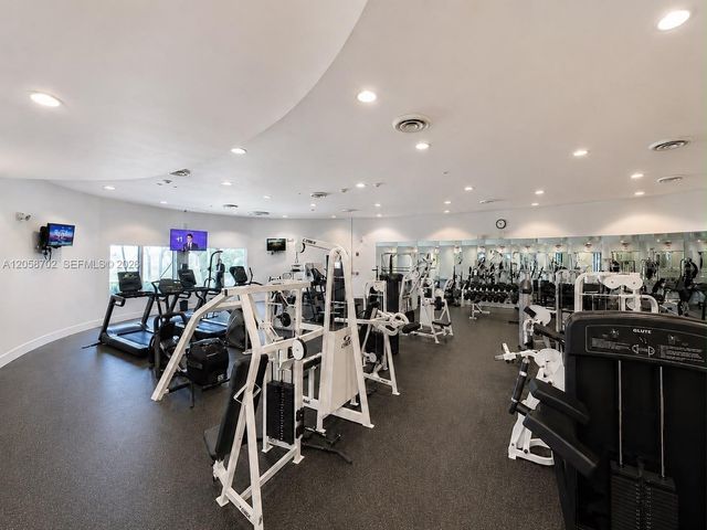 5600 Collins Ave 17U, Miami Beach, FL 33140