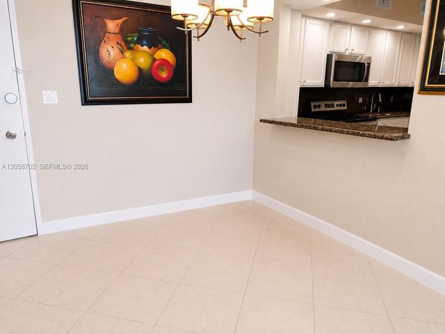 5600 Collins Ave 17U, Miami Beach, FL 33140