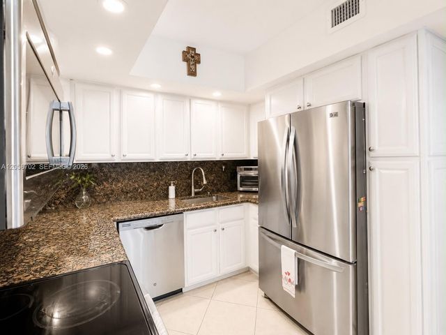 5600 Collins Ave 17U, Miami Beach, FL 33140