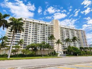 5600 Collins Ave 17U, Miami Beach, FL 33140