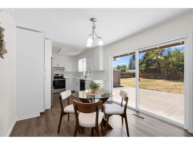 116 S Fredericksburg Way, Vancouver, WA 98664