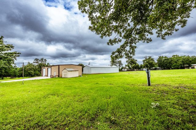 1827 State Highway 75 N, Huntsville, TX 77320